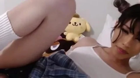 Petite Mexican Mami With diminutive 10-Pounder Camshows Solo