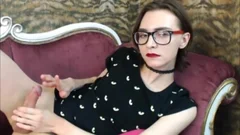 lady-man With Sensual Red Lips Cums