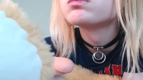 Teenager Trap With A long fake penis Deepthroat