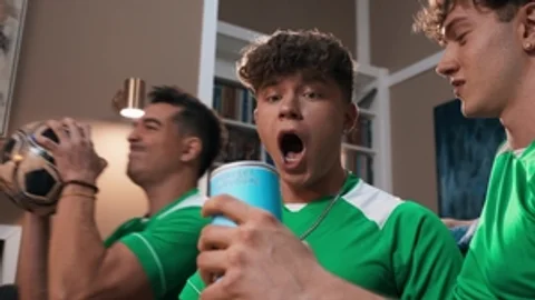 TransSensual: Stroker Snack for Top twink