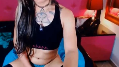 sleazy Solo tranny Plays On Her throbbing weenie