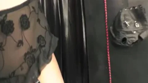 Melissa Pozzi And Her Neverending 10-Pounder! Active ladyboy!