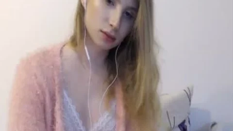 attractive Russian tranny cam