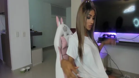 big love muffins ladyboy Strokes Her big shlong