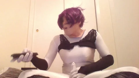 Masked shelady Goes pretty