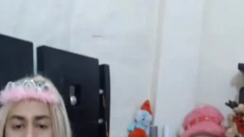 nice-looking In Pink CD Fills Up Belly Button With sperm At  9:10
