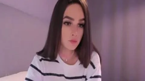 Damn pretty HeShe babe On web camera Part 2 033059
