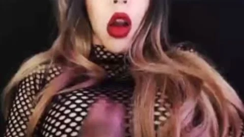 Hung Ladyboy webcam