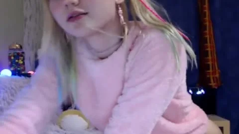 Blondelashes19 003