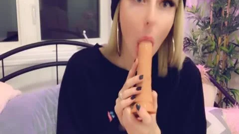 lady-teen Playing Close By dildos
