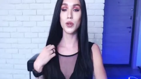 attractive dark cutie Face ladyboy On cam