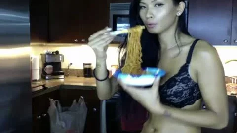cum And Have Lunch together With This nasty Sex femdom-goddess