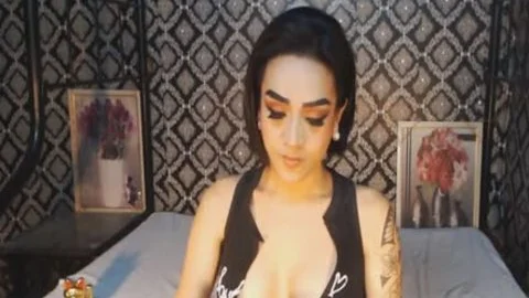 Tattooed juicy shelady Faps Her Stiffed Boner