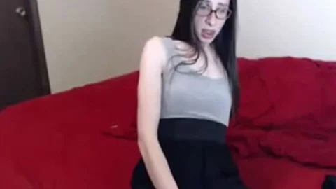 Nerdy Trap shoots sperm In Own Face