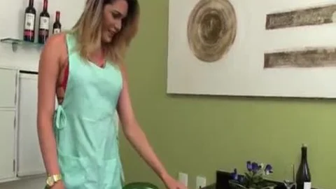 shemale Bella Atrix Stuffs Vegetables Up Her ass
