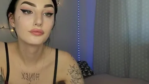 Full Tattoos German Transgirl Shows Off yummy Body