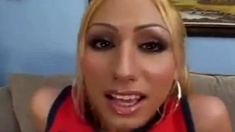 beautiful blonde gets screwed