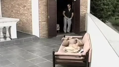 Hands Free Squirt
