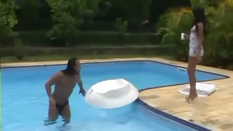 Layla Amorim And Matheus Axell fuck By The Pool