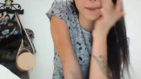 18 Yo pretty Traps Want penis