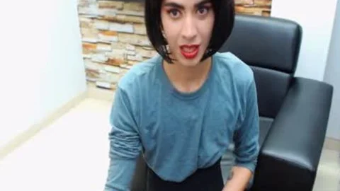 tranny jerking off And Moaning For u
