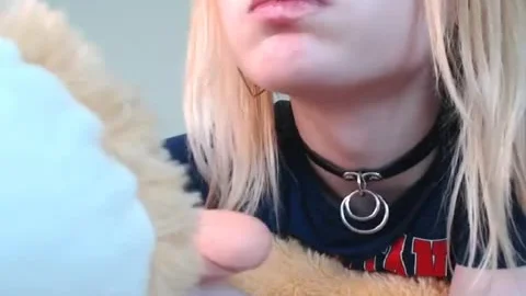 Teenager Trap With A long fake penis Deepthroat
