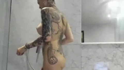 PORNSTAR DANNI DANIELS In The baths