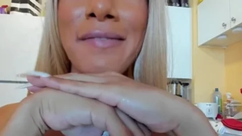 blonde lady-man Sucks Her Own love juice
