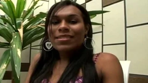 Petite latina TS acquires Analyzed