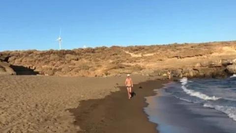 shlong sucking Trans Jerks Her rod To Climax