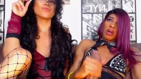 brunette hair gal Masturbates tranny´s BBC