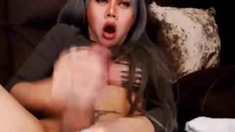 Trans beauty With large rods Enjoys Her Masturbation