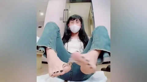 CDboykka Foot whore engulf cum Off Her Toes