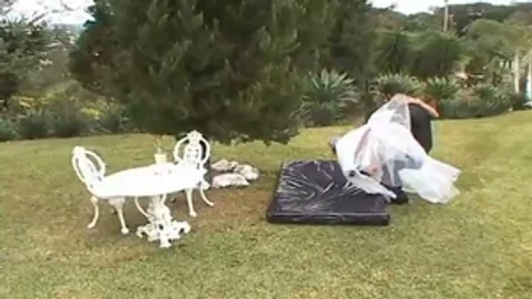 shetwink Bride Aline bones her husgroup In The Garden !
