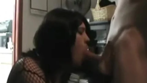 horny Crosdreser sucking weenie For ball cream