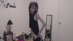 Emo Rachitique Streap Devant Sa web camera