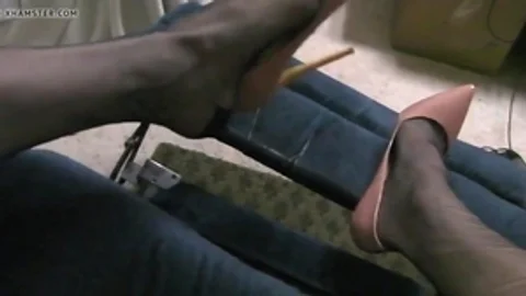 Navy Rht Leggings With Pink Heels