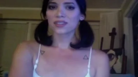 American ladyman girl Enjoys Striptease On cam