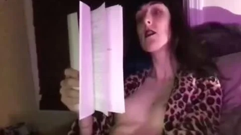 slutty dilettante Trap strips Down And Wanks