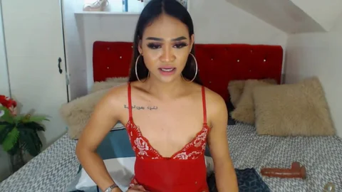 lady-man Playing With Her booty painfully