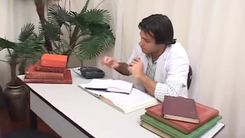 prostitutety guy receives pretty tranny 3some action