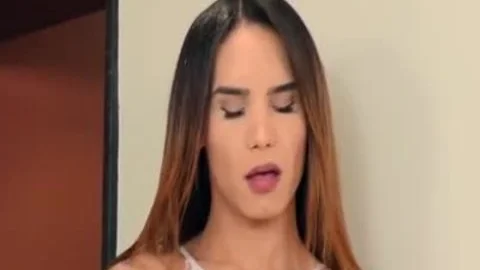Cheesy lady-twink Getting oral sex job