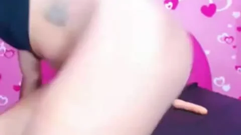Solo Ts Wanks Off On cam