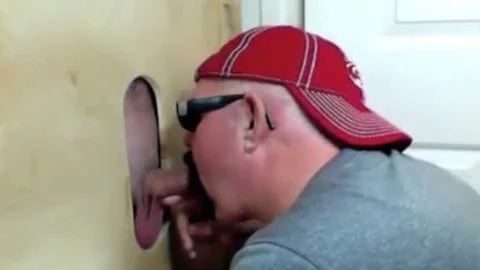 shlong Hungry skank sucking agreeable cocks In A Gloryhole