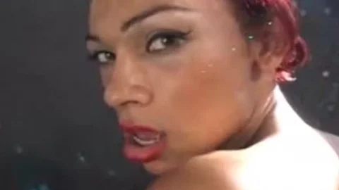 Italien tranny Raissa two