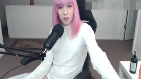 Pink Hair ladyboy Beauty cam Solo