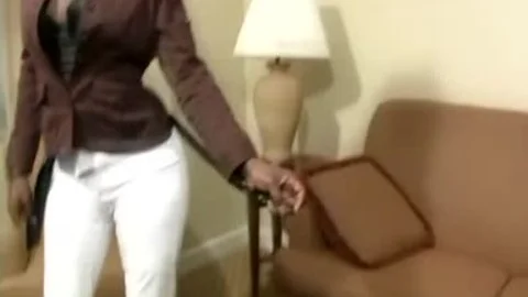 ebon tgirl Wraps face hole Around White rod