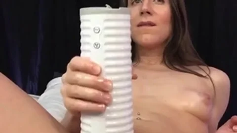 Voluptuous Trans Lady With Natural pantoons Maturbates With A Fleshlight