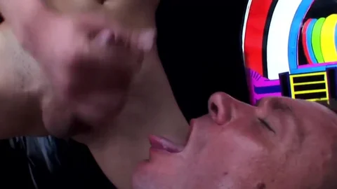 Euro ladyman TS pokeing A twinks Bum