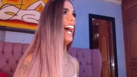 Victoria Cumsp